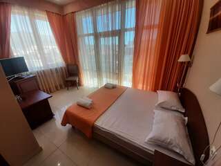 Гостевой дом Манополис Геленджик Двухместный номер с 1 кроватью и балконом-10