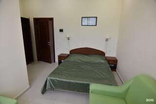 Гостевой дом Манополис Геленджик Двухместный номер с 1 кроватью и видом на горы-8