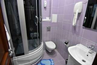 Гостевой дом Манополис Геленджик Двухместный номер с 1 кроватью и балконом-9